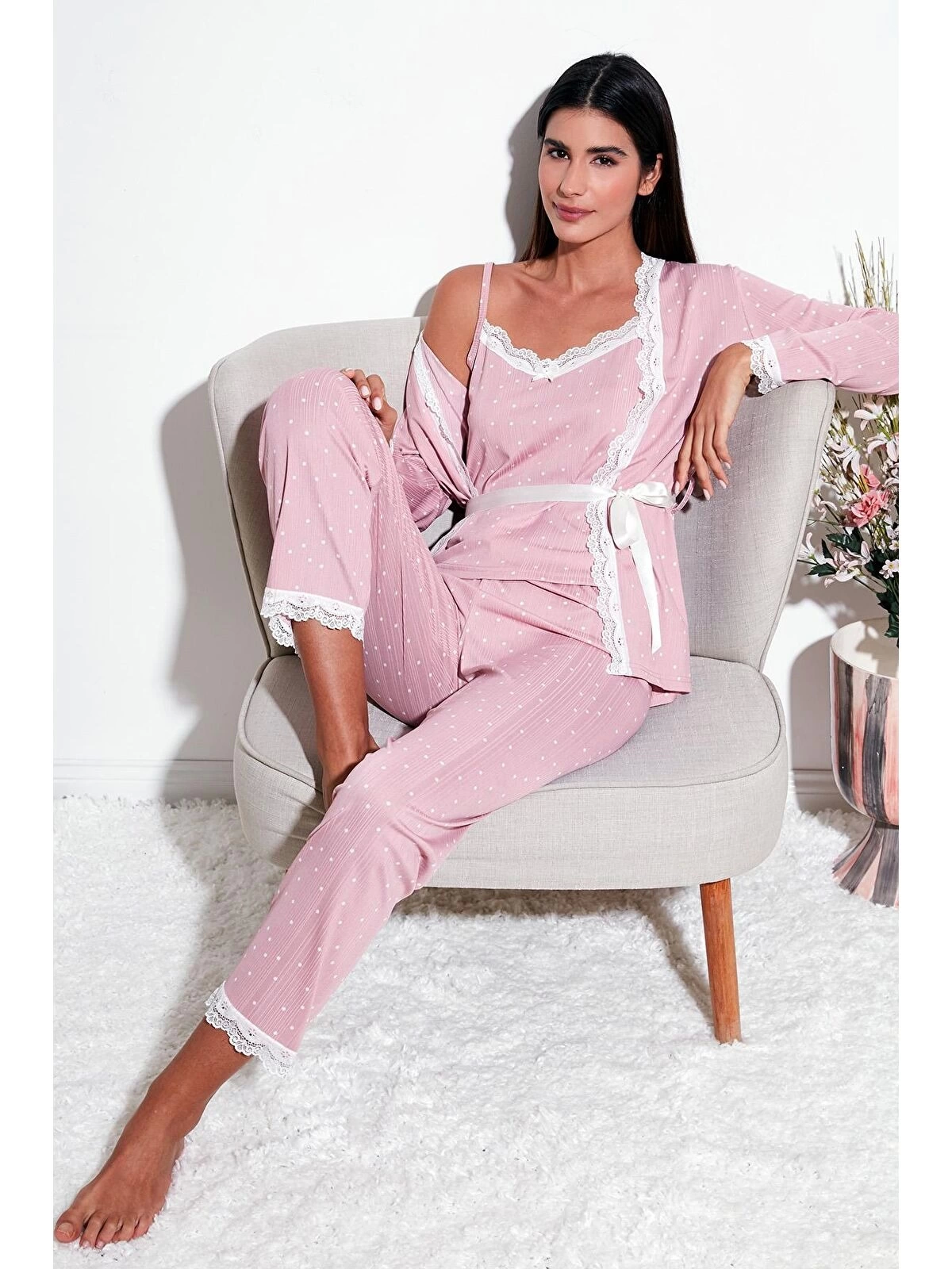 Estiva 25193 Kadın Puantiyeli Pegasus Sabahlıklı Pijama Takımı
