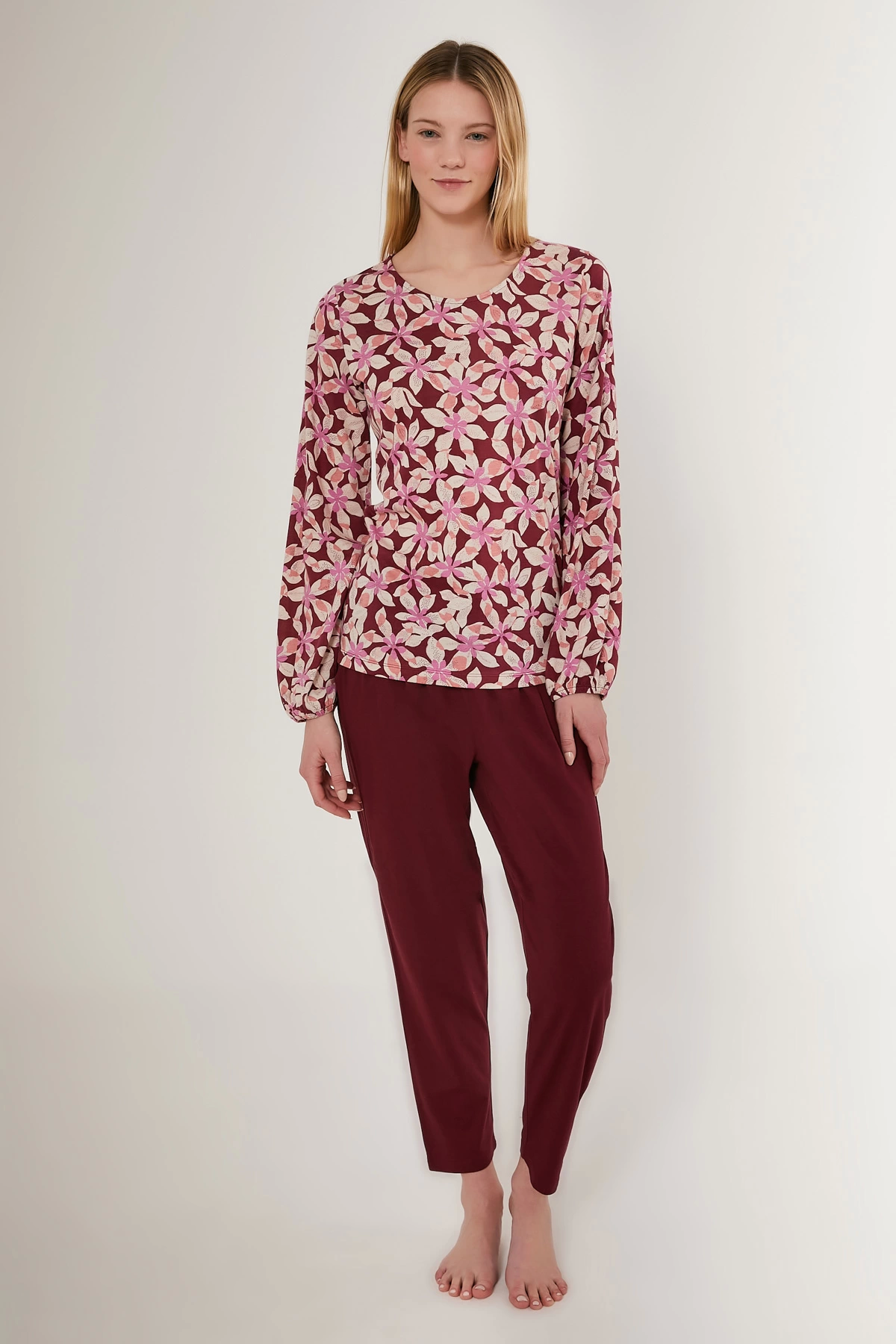 Arnetta 2639-X Çiçek Desenli Kadın Pijama Takımı